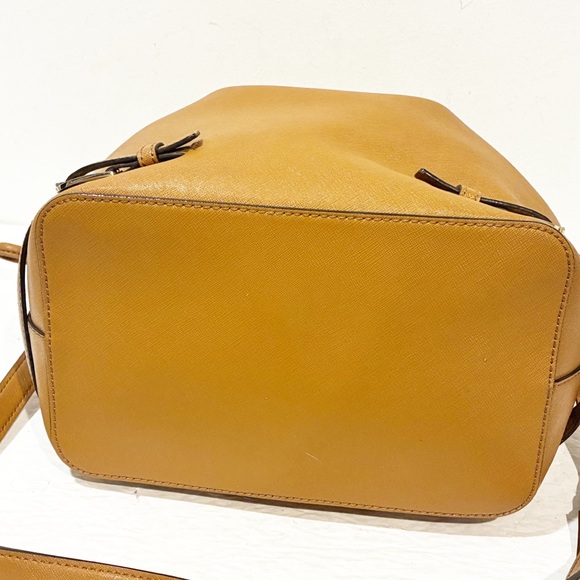 TORY BURCH Brown Tan ROBINSON LEATHER BUCKET BAG Cinch Closure - Picture 4 of 7